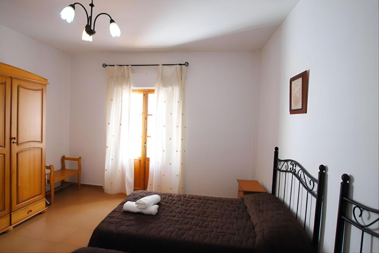 Apartamentos Garaje & Aire & Wifi & Solo Familias Y Parejas Conil De La Frontera Zewnętrze zdjęcie